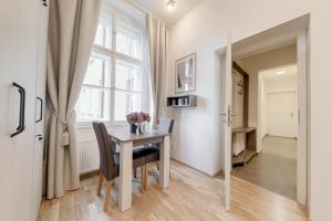 Kuchyň nebo kuchyňský kout v ubytování Maison Residence Prague