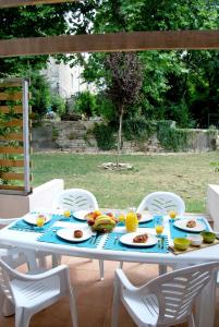 Afbeelding uit fotogalerij van Lagrange Grand Bleu Vacances – Résidence La Closerie in Barjac