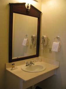 Salle de bains dans l'établissement 5th Street Inn