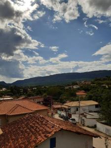 Nespecifikovaný výhled na hory nebo výhled na hory při pohledu z prázdninového domu