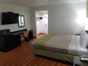 Postel nebo postele na pokoji v ubytování Motel 6-Lawrenceville, NJ