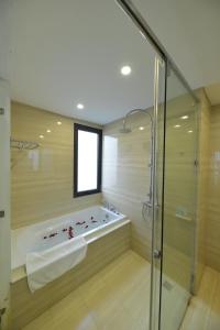 Koupelna v ubytování Hanoi HM Boutique Hotel