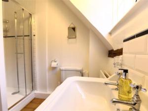 Koupelna v ubytování One Masons Court + 20 fotografií