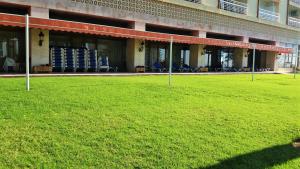 Apartamento Playa Centro Vistas Mar外面的花园