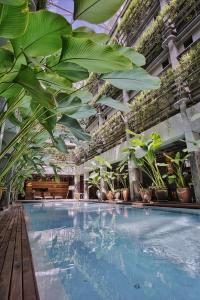Greenhost Boutique Hotel Prawirotaman tesisinde veya buraya yakın yüzme havuzu