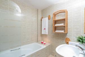 Kúpeľňa v ubytovaní Apart-rent Apartment Port Grec 0162