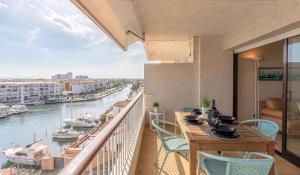 Balkón alebo terasa v ubytovaní Apart-rent Apartment Port Grec 0162