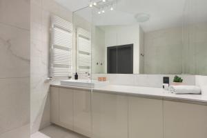 Kúpeľňa v ubytovaní Elite Apartments Old Town Rajska Residence + 16 fotografií