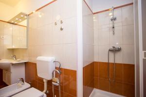 Koupelna v ubytování Apartman M&M Žminj