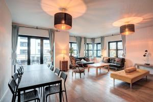 Posezení v ubytování Theater Lodge Apartment in Heart of Antwerp