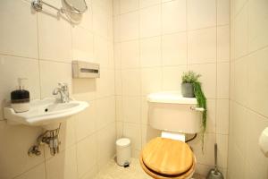 Koupelna v ubytování Tallinn City Apartments Roosikrantsi