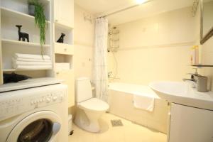 Koupelna v ubytování Tallinn City Apartments Roosikrantsi