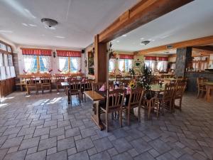 Restaurant o un lloc per menjar a Farm Stay Peternelj