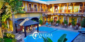 Bazén v ubytování Hotel Antigua Comayagua nebo v jeho okolí