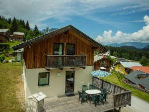 Zdjęcie z galerii obiektu Spacious Chalet in Annaberg-Lungötz with Sauna w mieście Annaberg im Lammertal