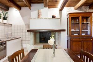 Galería fotográfica de Authentic Villa Surrounded by Nature en Terni 31 fotos más