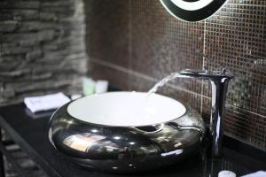 Foto dalla galleria di OTAKHEBI a Sarpi