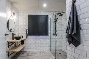 Ένα μπάνιο στο Apartamento independiente con parking privado gratuito y terraza de ensueño junto al Teatro Romano +35 φωτογραφίες