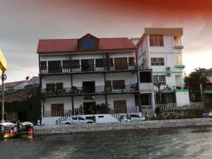 酒店附近的河景