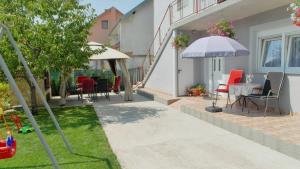 Zahrada ubytování Apartment Tina Gračac