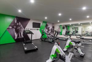 Centrul de fitness și/sau facilități de fitness de la Hotel Glow Point - Mulza