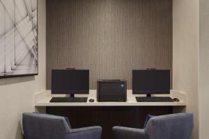 TV a/nebo společenská místnost v ubytování Hyatt Place Tucson Central