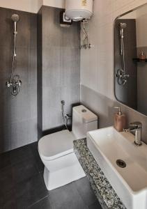 Koupelna v ubytování Minimalist Poshtel & Suites