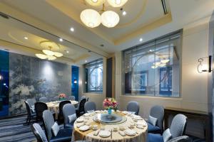 Ein Sitzbereich in der Unterkunft Miracle Grand Convention Hotel