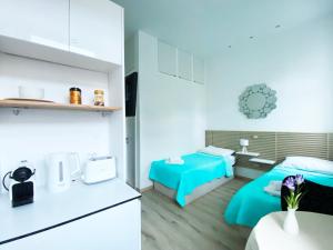 Posteľ alebo postele v izbe v ubytovaní En-suite Iris on Rokova Street - 5 min Walk to the Old Town of Split