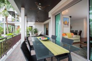 صورة لـ Kata gardens 2 bedroom near Kata beach 3B في شاطئ كاتا