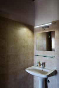 A bathroom at Three Seasons
