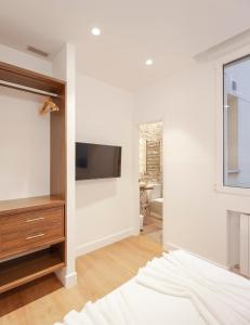 Gallery image of Modern Apartment Gran Via IV Renovated 5BR 5BH in Madrid