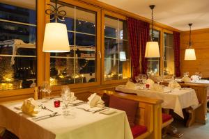 Restaurace v ubytování Hotel Holiday