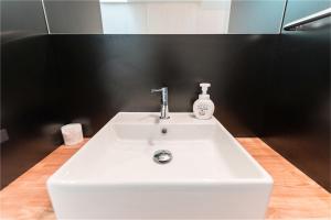 A bathroom at 谷町君 星屋 八尾家 京都清水五条
