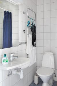 Ett badrum på Åhus Resort