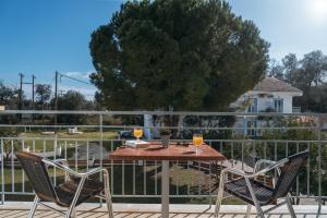A balcony or terrace at Three Seasons