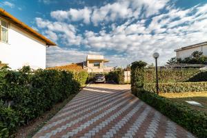 Bygningen som feriehuset ligger i + 13 billeder