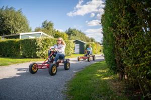 Famille séjournant dans l'établissement Les Prairies de la Mer - Baie de Somme