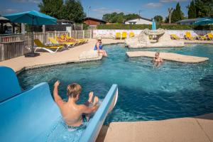 Piscine de l'établissement Les Prairies de la Mer - Baie de Somme ou située à proximité