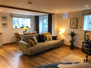 Gallery image of Little Coombe, Bookham Court in Dorchester