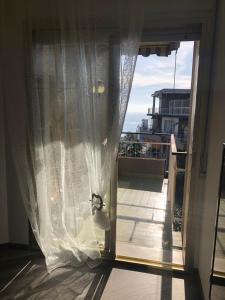 A balcony or terrace at Wally's House