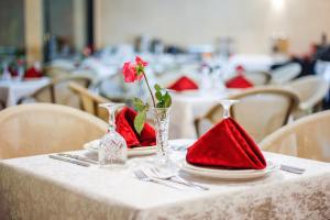 Restaurace v ubytování Appart-Hotel EZZAHIA by HMS + 37 fotografií