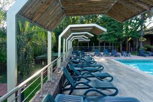 Bazén v ubytování Amérian Portal Del Iguazú Hotel nebo v jeho okolí