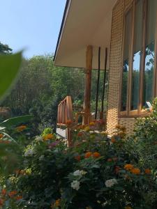 Zahrada ubytování Thiwson Beach Resort - SHA Extra Plus