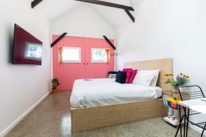 Ліжко або ліжка в номері Nowra Studio Barn