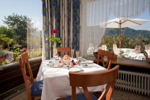 Nespecifikovaný výhled na hory nebo výhled na hory při pohledu z bed and breakfast