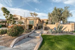 Gallery image of Tranquil Retreat Permit# 50437 in Indio