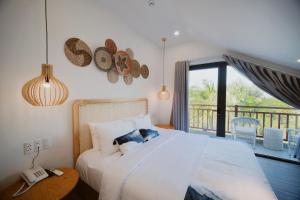 Galeriebild der Unterkunft The Watermark Beachside Hotel in Hoi An