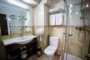 Koupelna v ubytování Grand Hotel Orient Braila