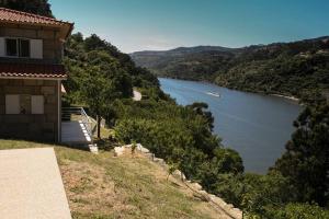 Foto da galeria de Douro Valley - Casa do Campo Resende em Covelas